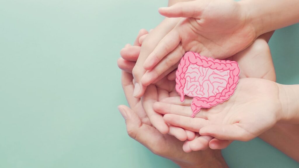 What are the risk factors for bowel cancer